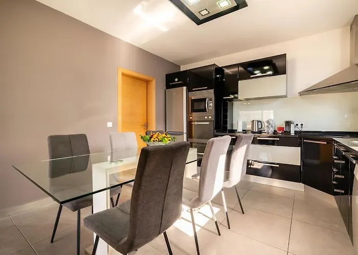 Casa Mia, A Dream Spot With Heated Pool 빌라
